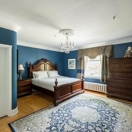 Monroe House Executive Guest Suites Saint-Jean de Terre-Neuve Extérieur photo