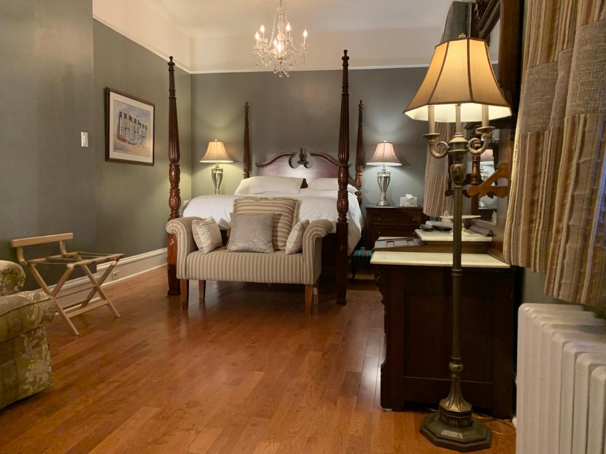 Monroe House Executive Guest Suites Saint-Jean de Terre-Neuve Extérieur photo