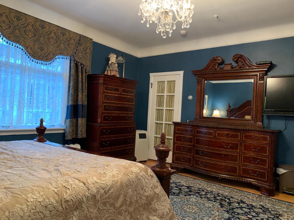 Monroe House Executive Guest Suites Saint-Jean de Terre-Neuve Extérieur photo