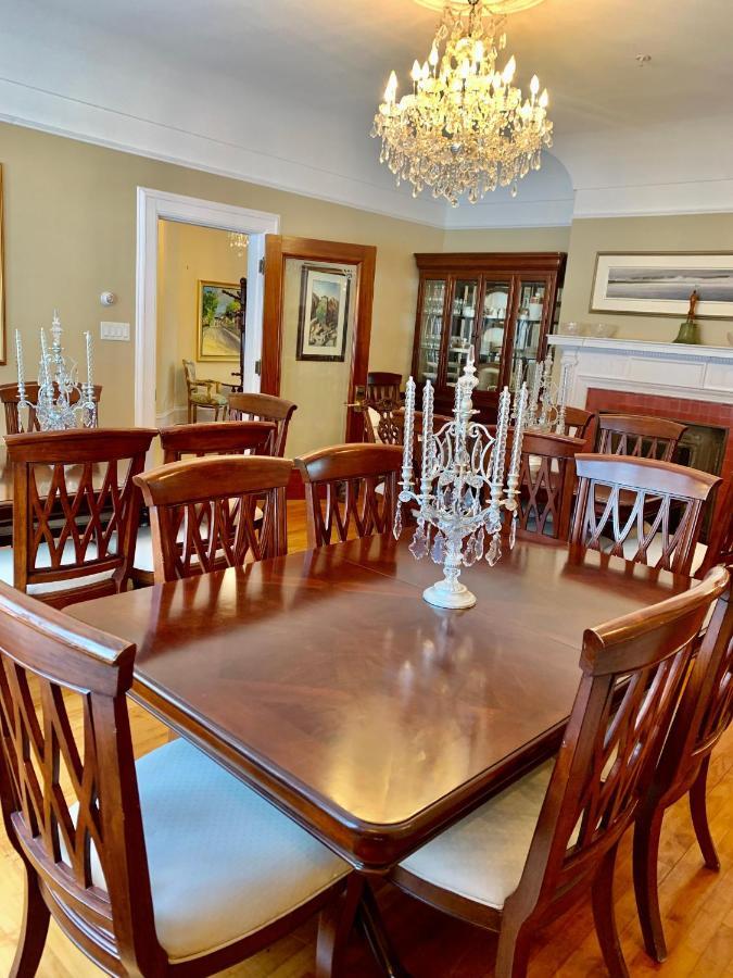 Monroe House Executive Guest Suites Saint-Jean de Terre-Neuve Extérieur photo