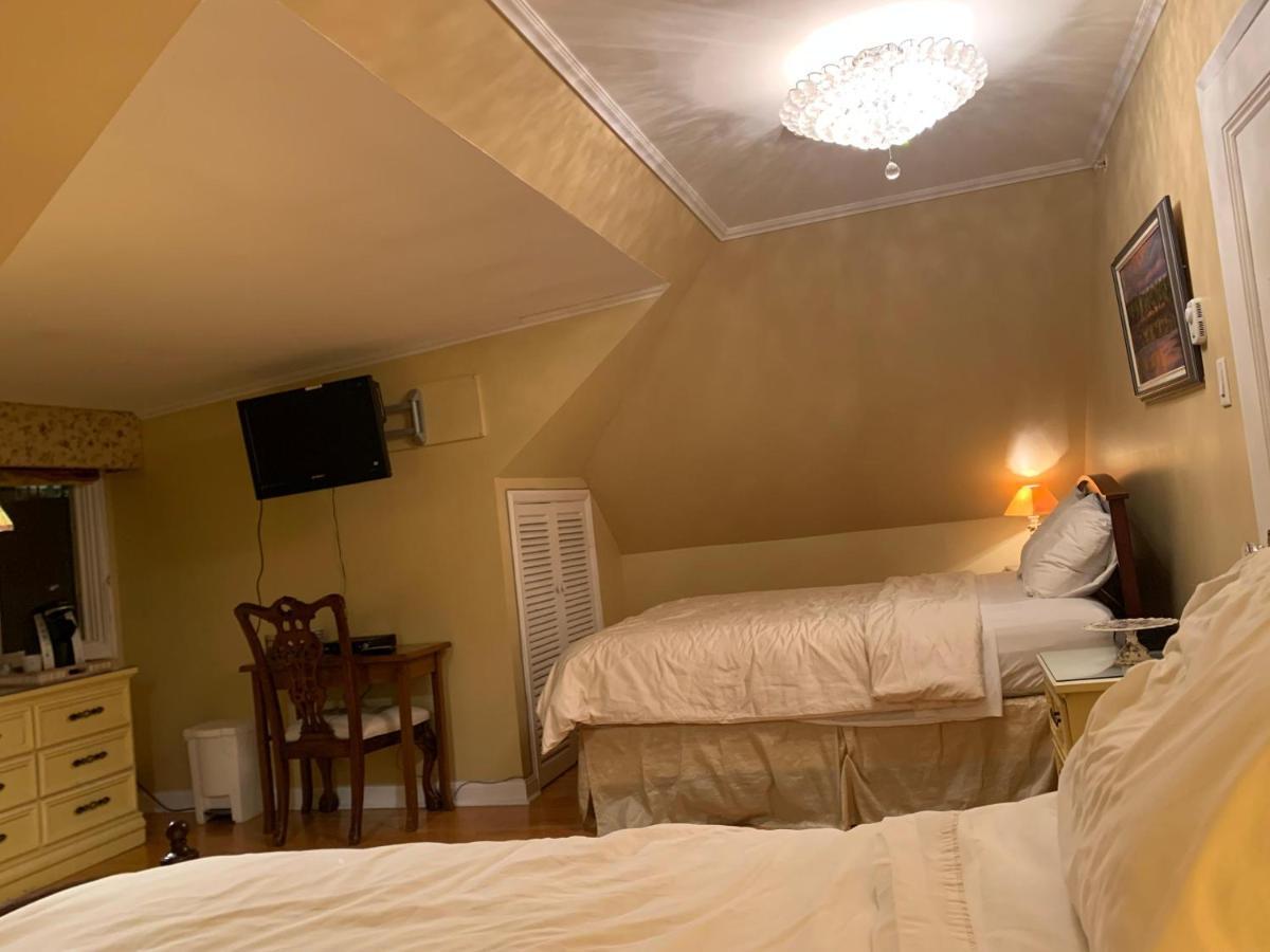 Monroe House Executive Guest Suites Saint-Jean de Terre-Neuve Extérieur photo
