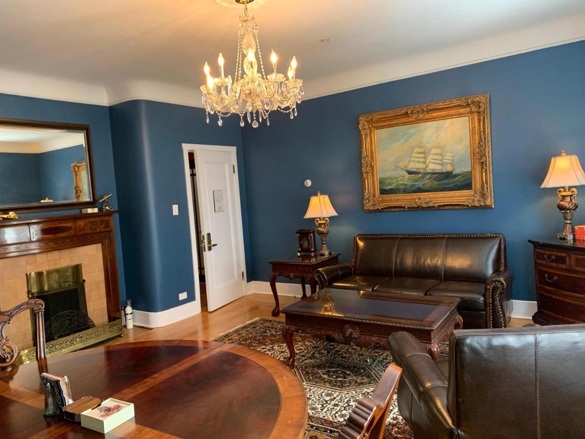 Monroe House Executive Guest Suites Saint-Jean de Terre-Neuve Extérieur photo