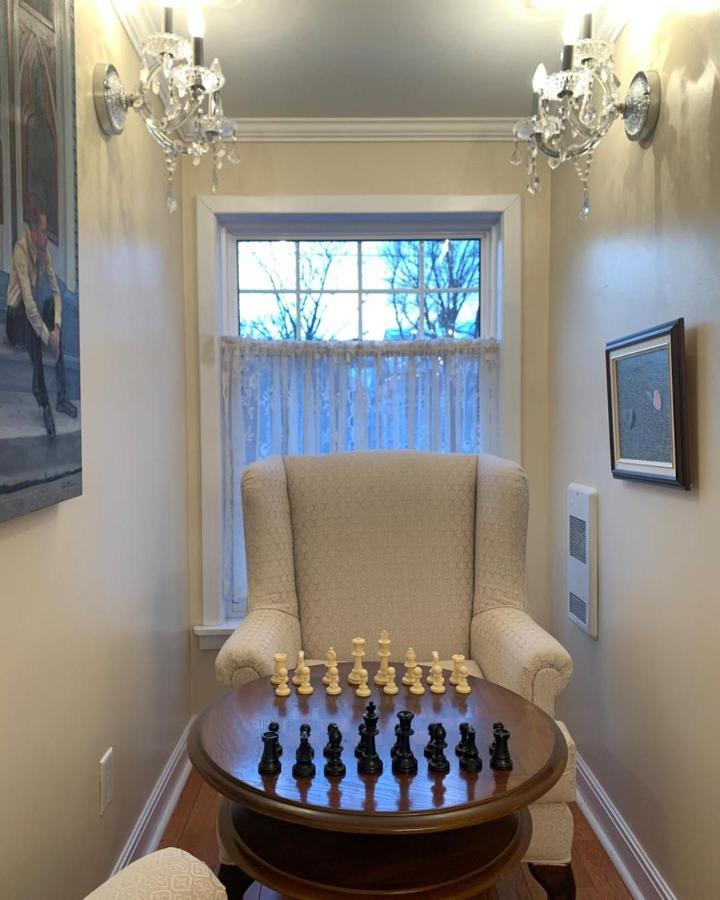 Monroe House Executive Guest Suites Saint-Jean de Terre-Neuve Extérieur photo