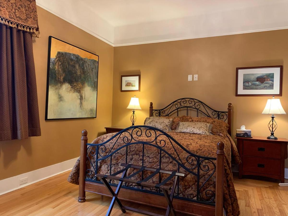Monroe House Executive Guest Suites Saint-Jean de Terre-Neuve Extérieur photo