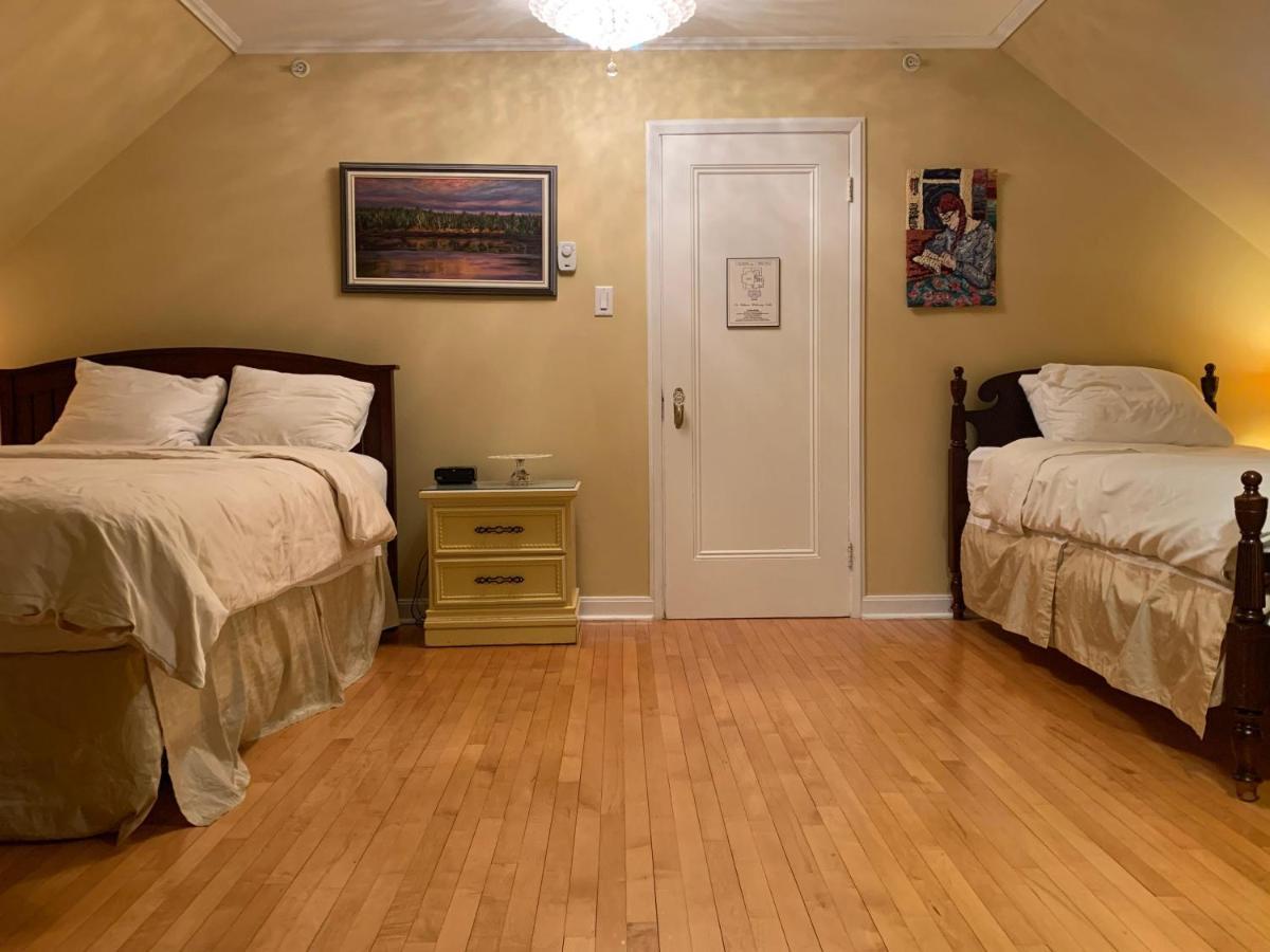 Monroe House Executive Guest Suites Saint-Jean de Terre-Neuve Extérieur photo