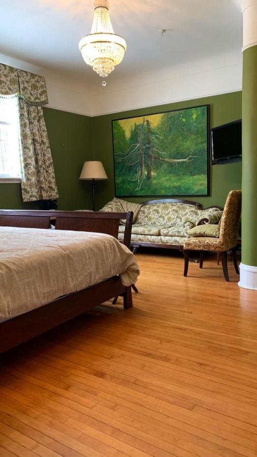 Monroe House Executive Guest Suites Saint-Jean de Terre-Neuve Extérieur photo