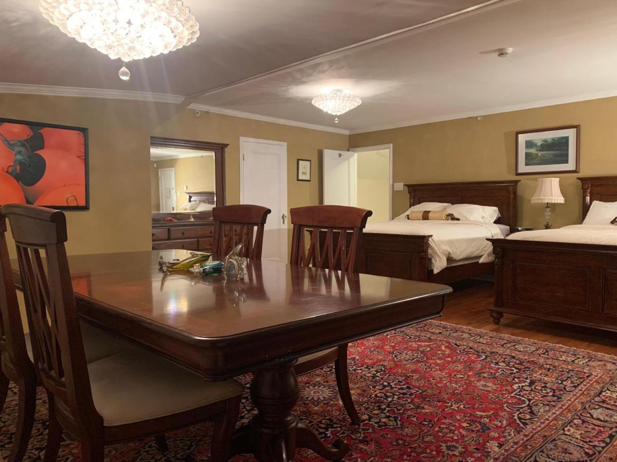 Monroe House Executive Guest Suites Saint-Jean de Terre-Neuve Extérieur photo