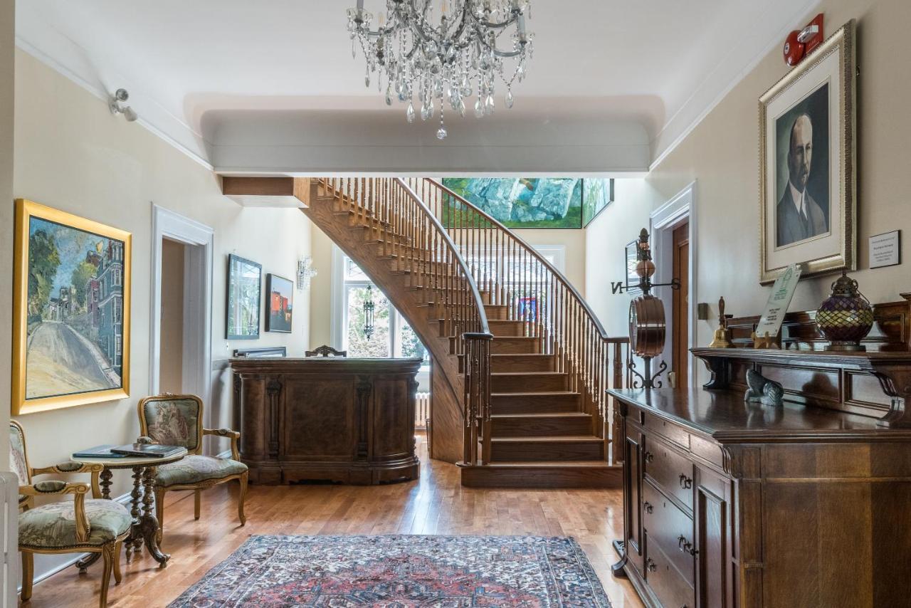 Monroe House Executive Guest Suites Saint-Jean de Terre-Neuve Extérieur photo