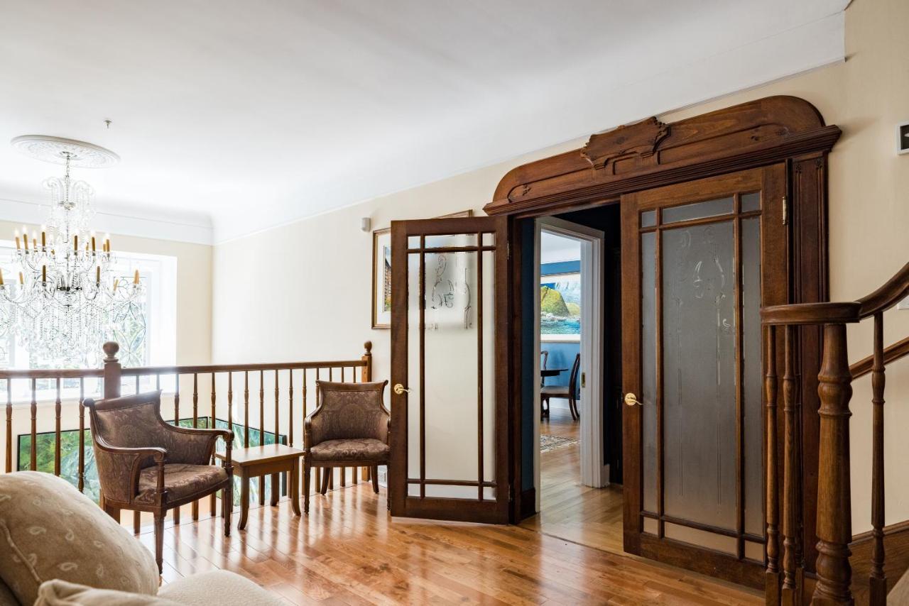 Monroe House Executive Guest Suites Saint-Jean de Terre-Neuve Extérieur photo
