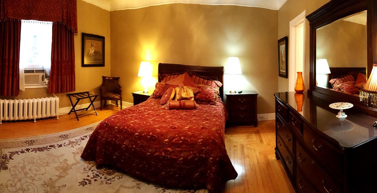 Monroe House Executive Guest Suites Saint-Jean de Terre-Neuve Extérieur photo