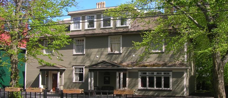 Monroe House Executive Guest Suites Saint-Jean de Terre-Neuve Extérieur photo