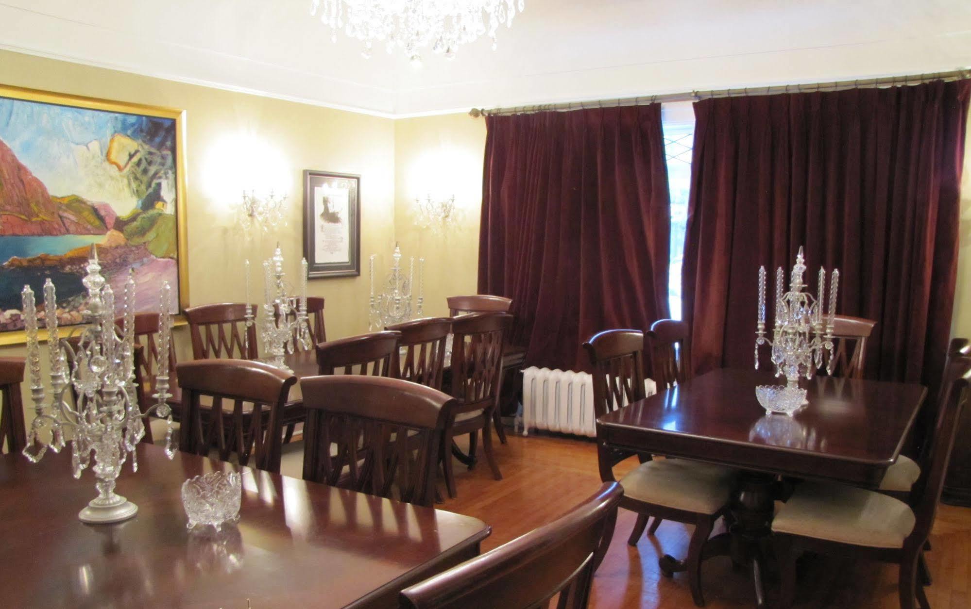 Monroe House Executive Guest Suites Saint-Jean de Terre-Neuve Extérieur photo