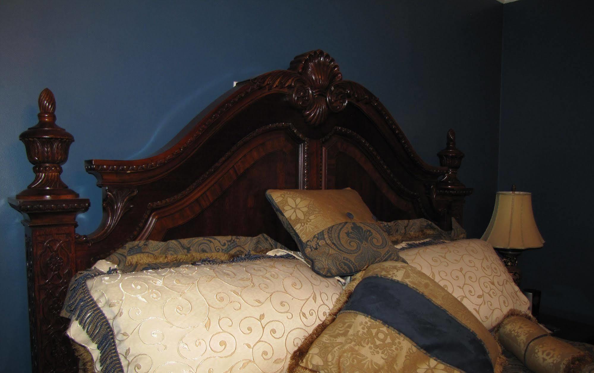Monroe House Executive Guest Suites Saint-Jean de Terre-Neuve Extérieur photo
